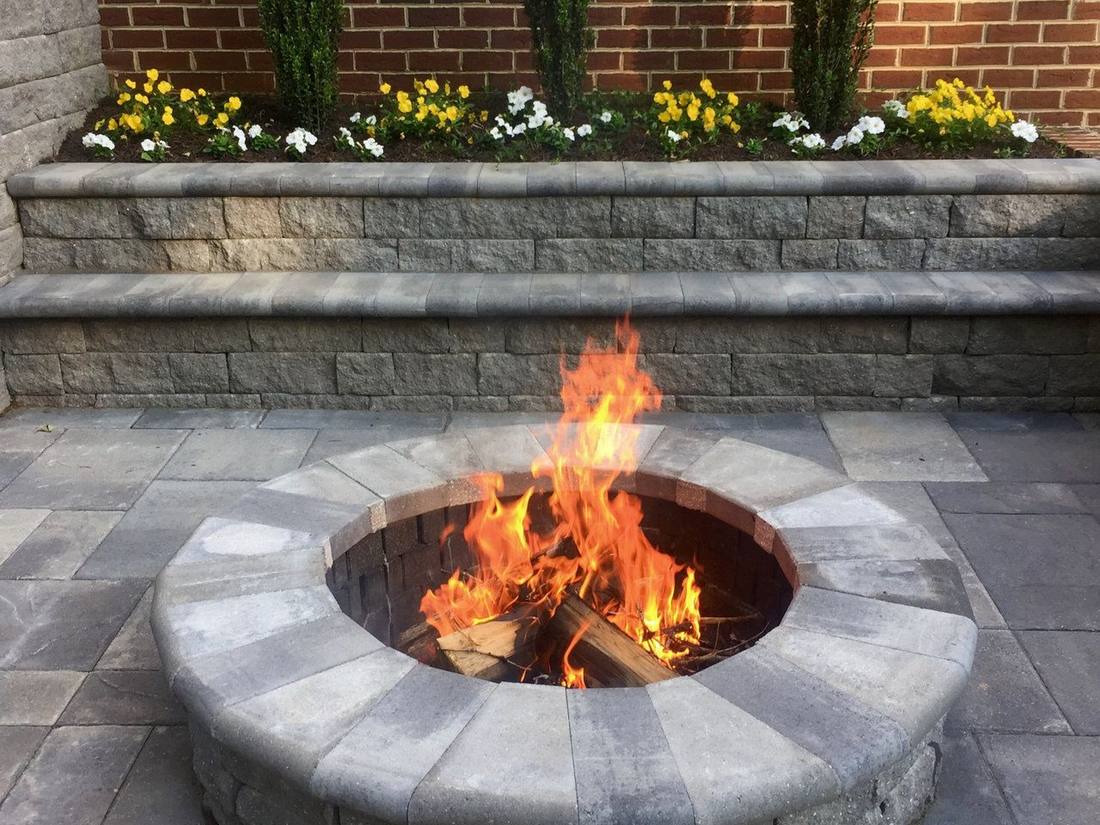 Stone fire pit